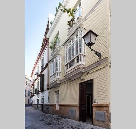 Apartamentos Rg Goyeneta Seville Exterior photo